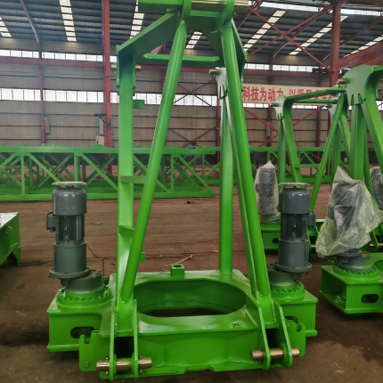 The upper rotating platform of the tower crane