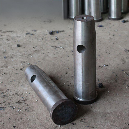 Tower crane pin shaft
